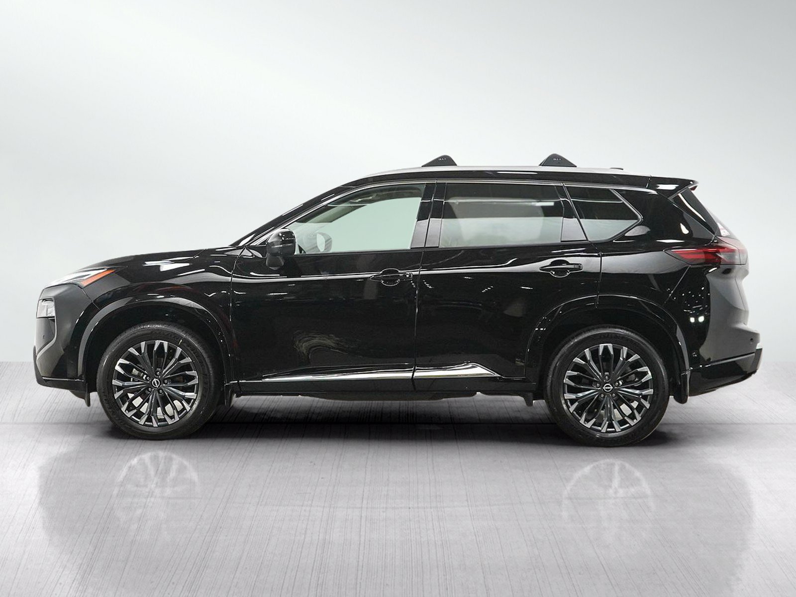 Used 2026 Super Black Nissan AWD Platinum *Ltd Avail* image 2