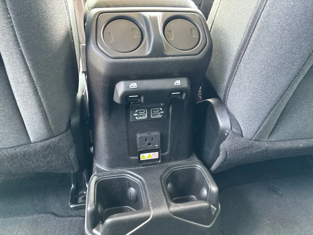 Used 2025 White Jeep Sahara image 18