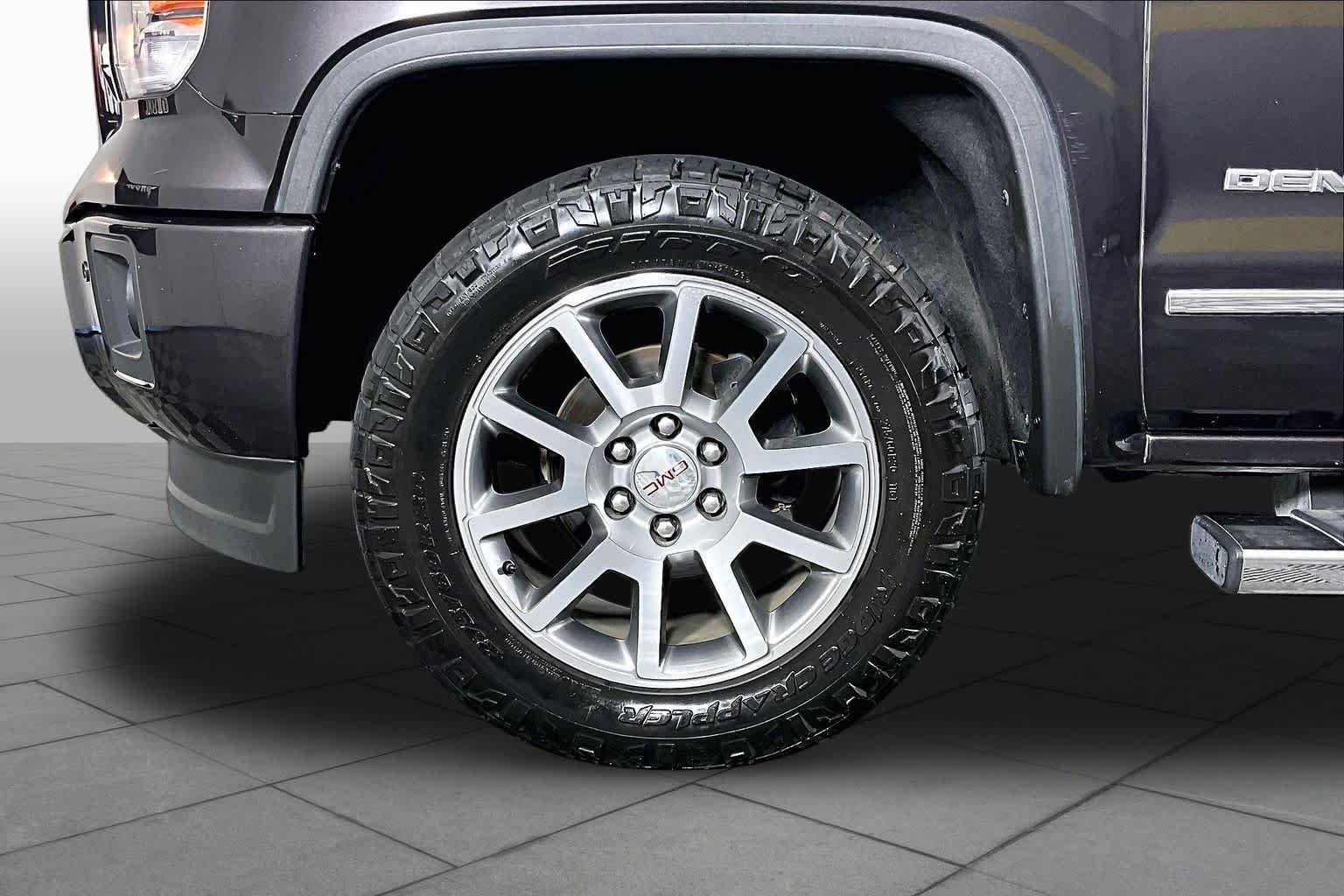 Used 2015 IRIDIUM METALLIC GMC Denali image 10