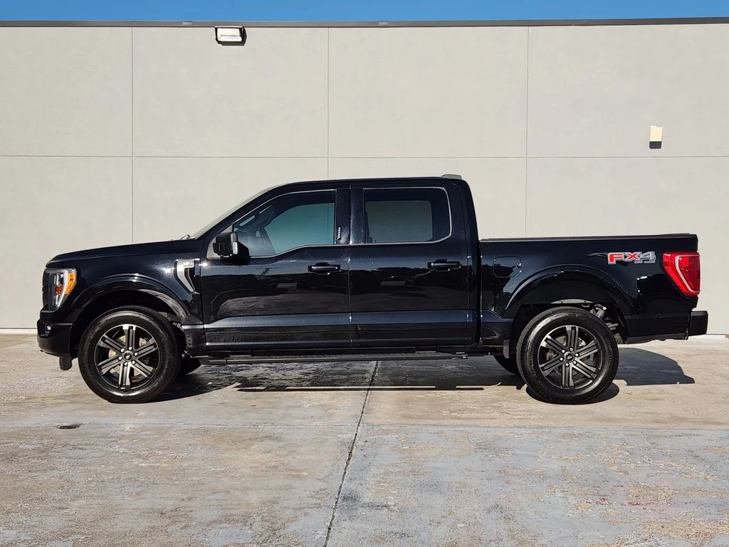 Used 2022 Agate Black Metallic Ford XLT image 5