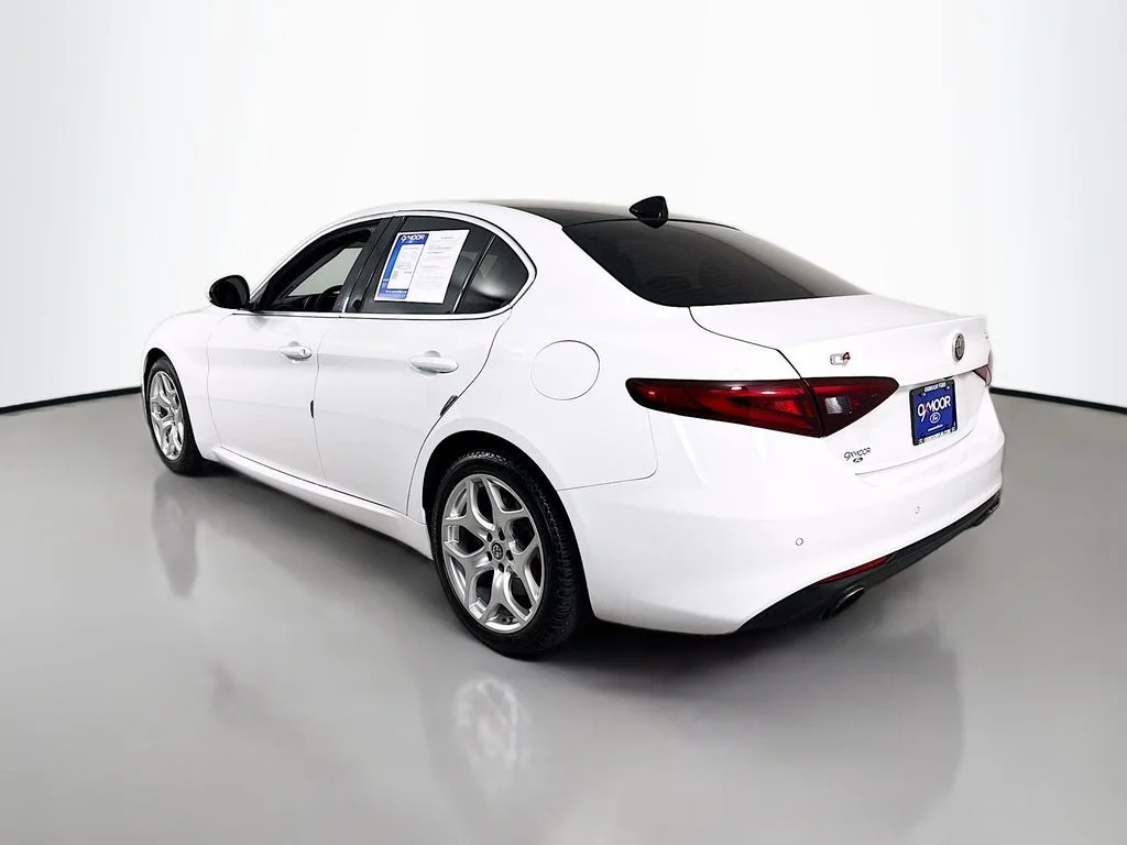 Used 2018 Alfa White Alfa Romeo Ti image 12