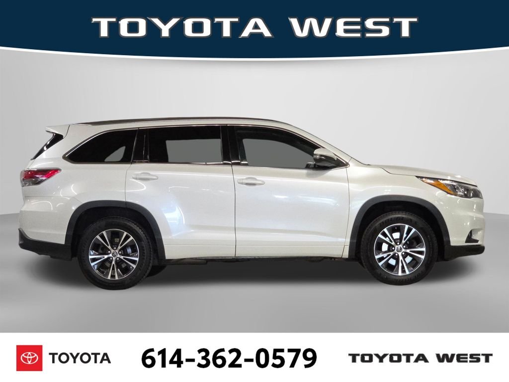 Used 2016 White Toyota XLE V6 image 5