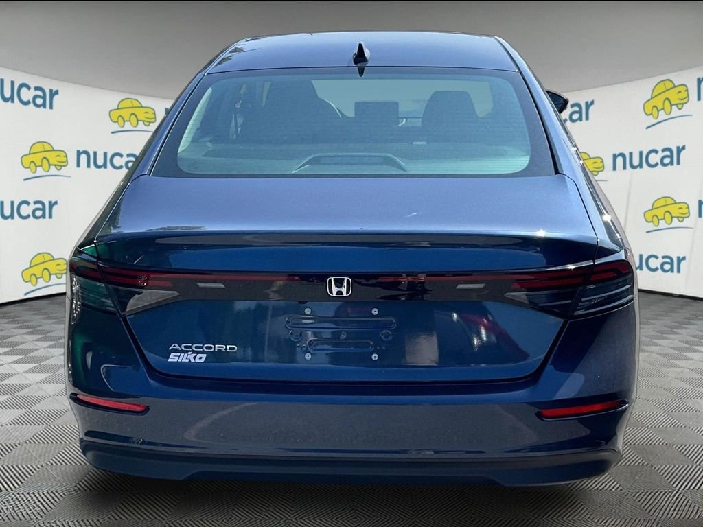 Used 2025 Blue Honda SE image 3