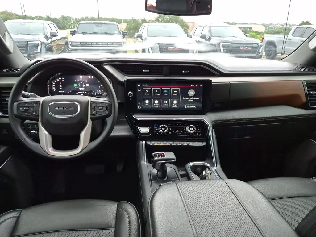Used 2024 Red GMC Denali image 33