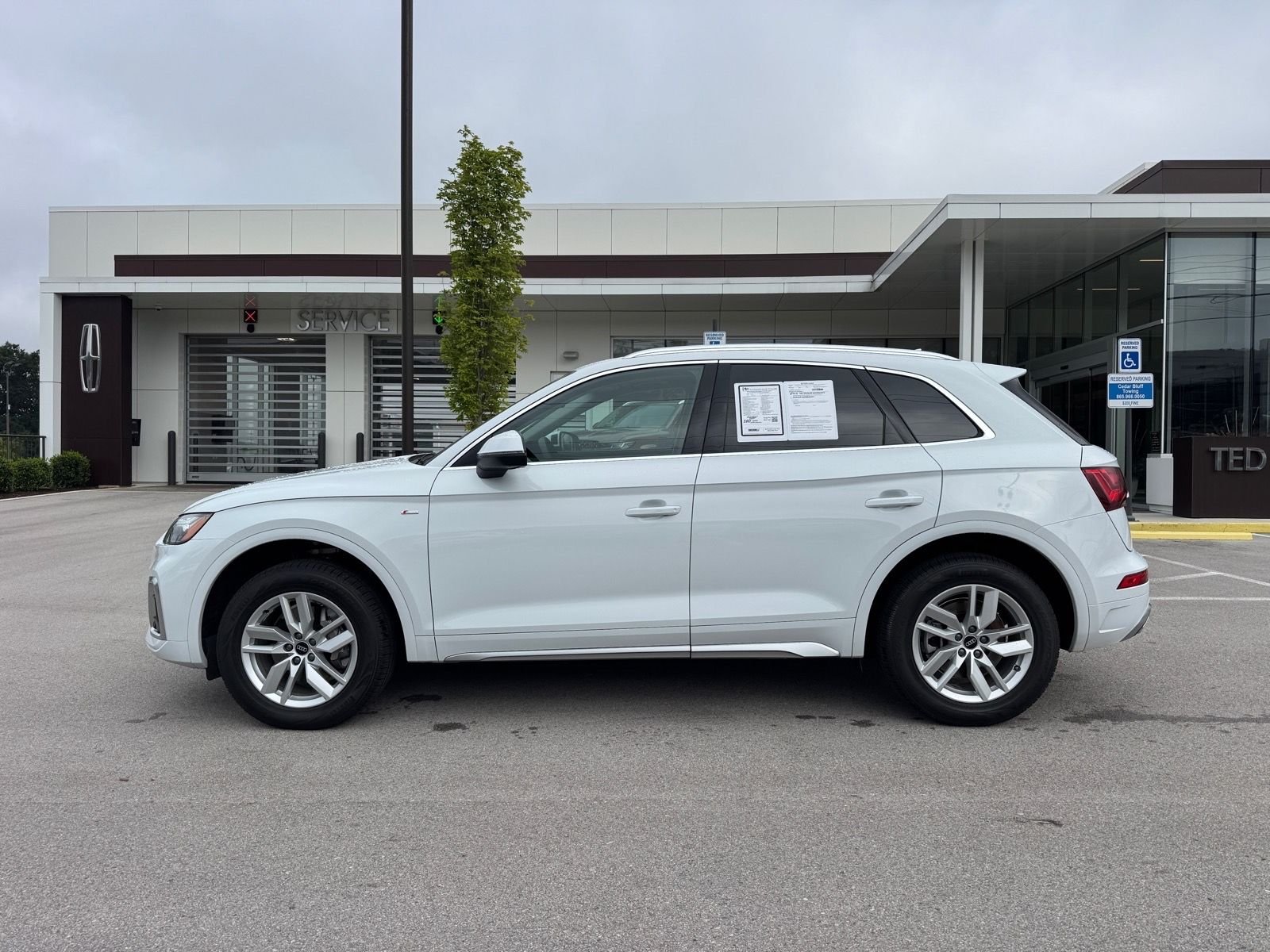 Used 2022 Glacier White Metallic Audi 45 S line Premium image 2