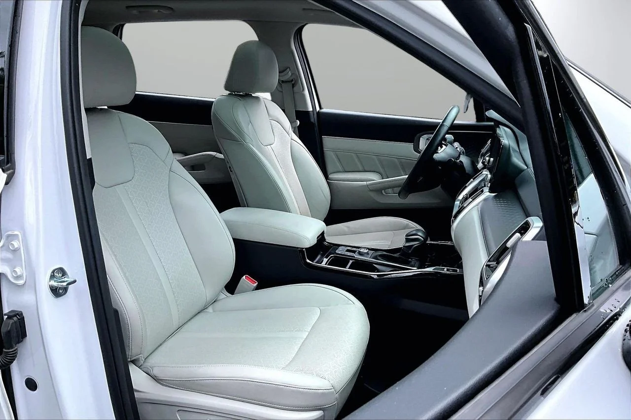 Certified Used 2022 White Kia SX image 24