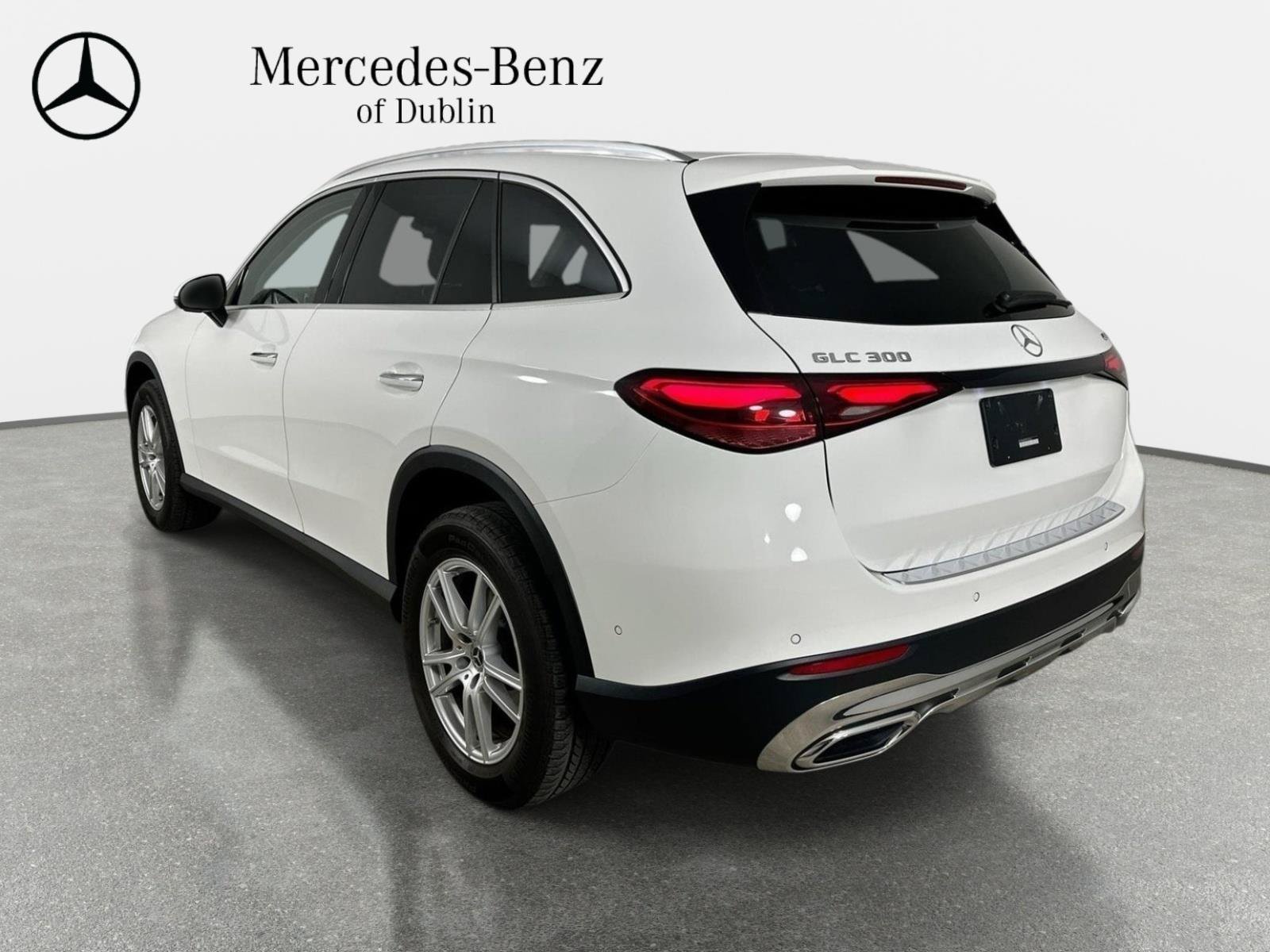 Used 2023 Polar White Mercedes-Benz GLC 300 image 4