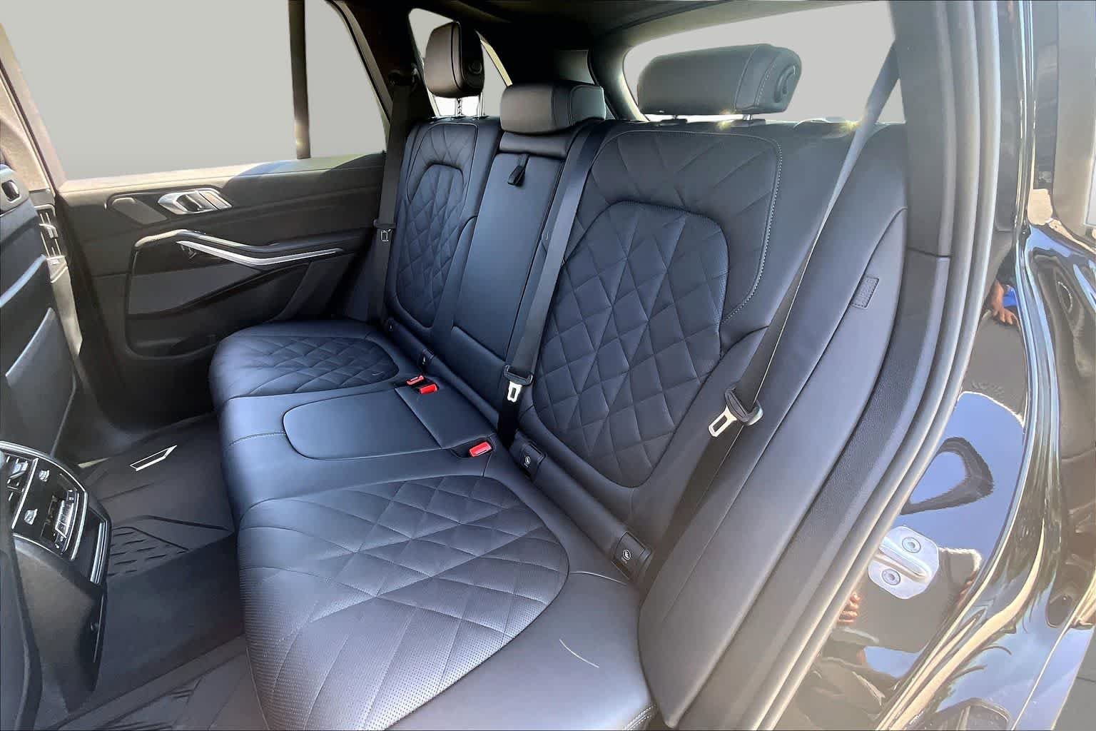 Used 2026 Black Sapphire Metallic BMW sDrive40i image 18