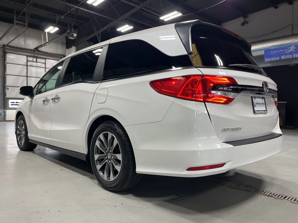 Certified Used 2024 Platinum White Pearl Honda EX-L image 5