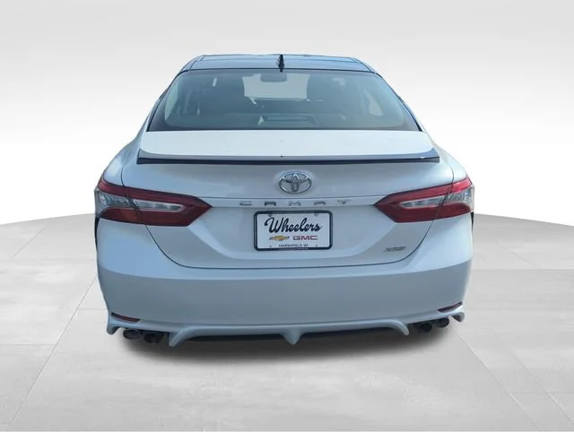 Used 2019 Off-white Toyota XSE V6 image 4