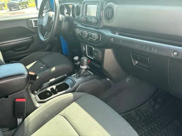 Used 2021 Blue Jeep Sport image 21
