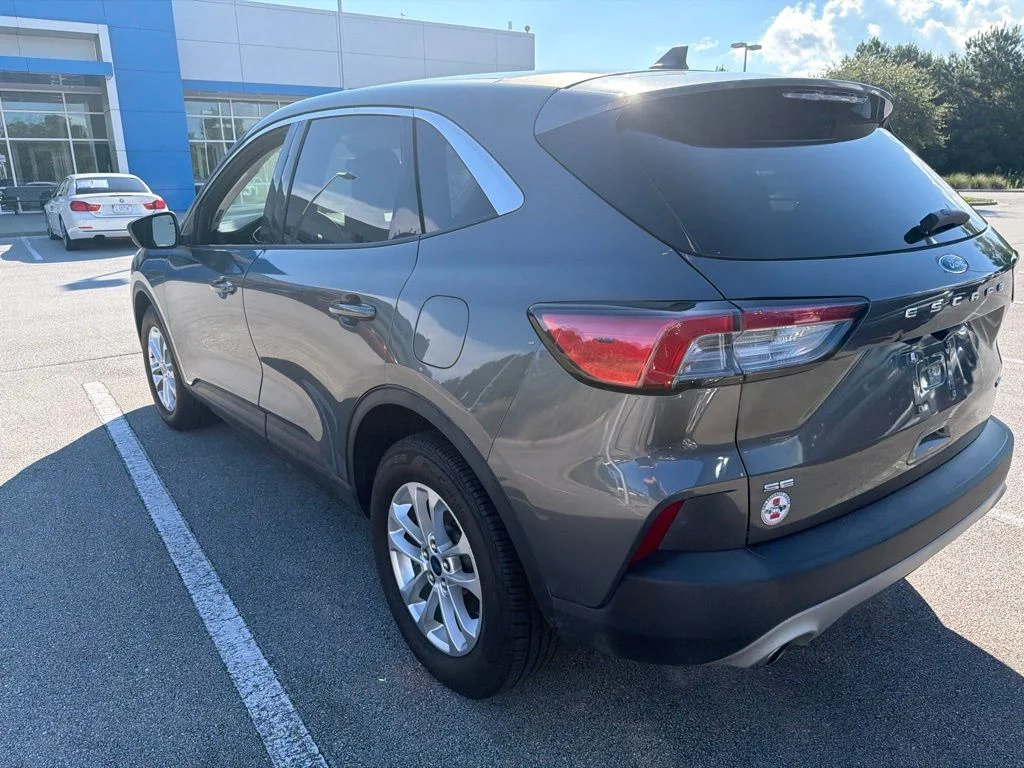 Used 2022 Gray Ford SE image 5