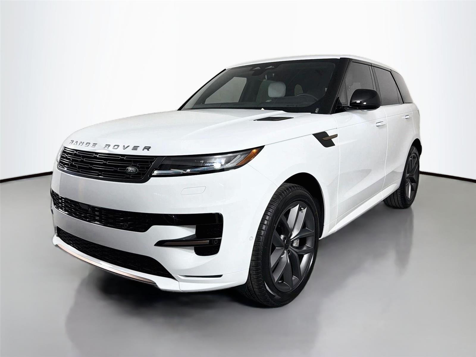 New 2026 Fuji White Land Rover Dynamic SE image 1