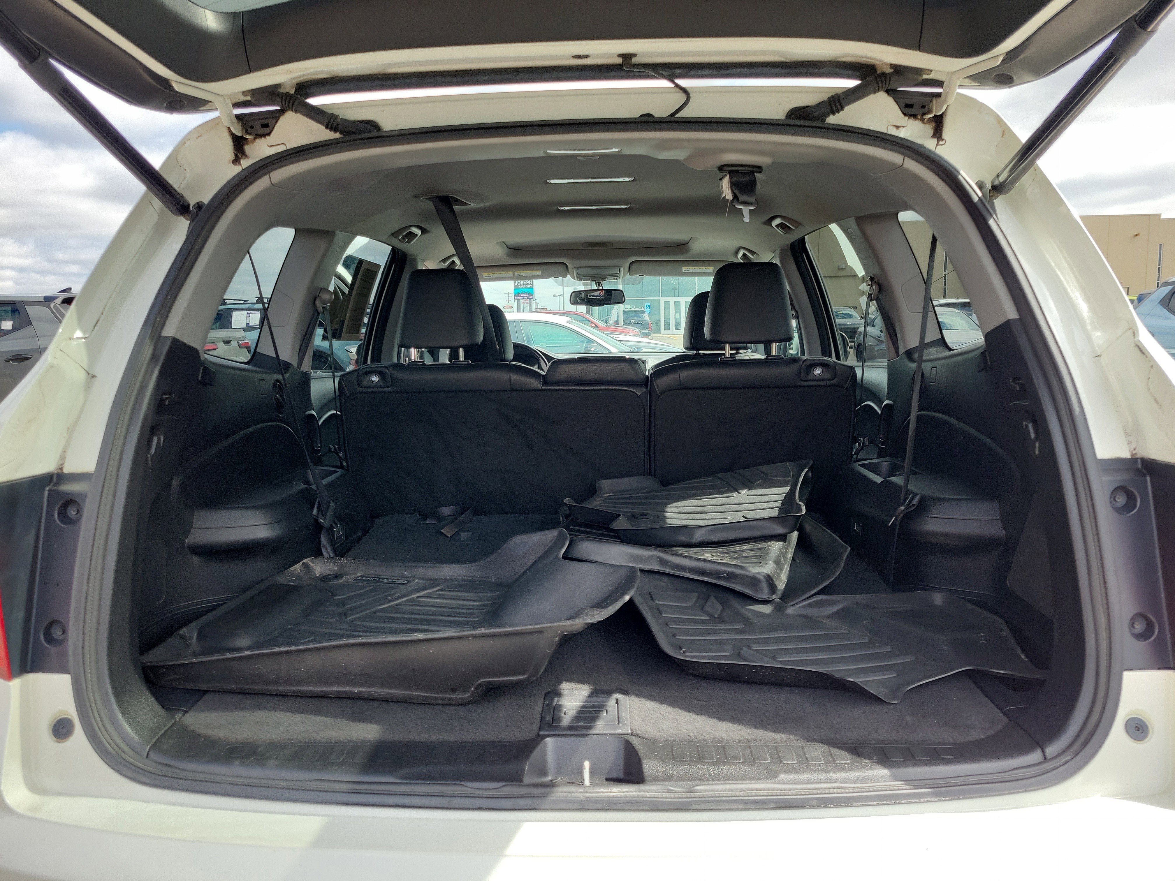 Used 2017 White Diamond Pearl Honda EX-L image 8