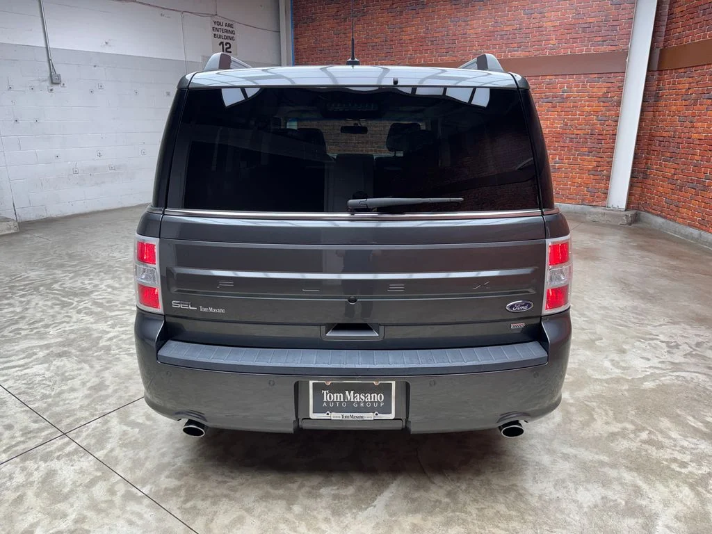 Used 2019 Magnetic Ford SEL image 4