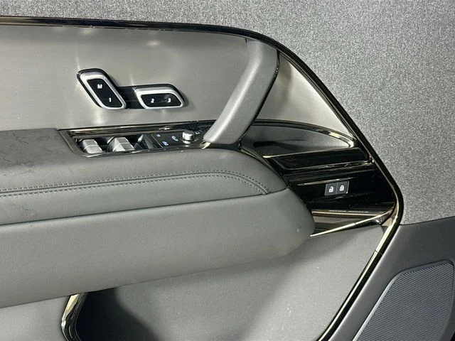 Certified Used 2025 Gray Land Rover Dynamic SE image 20