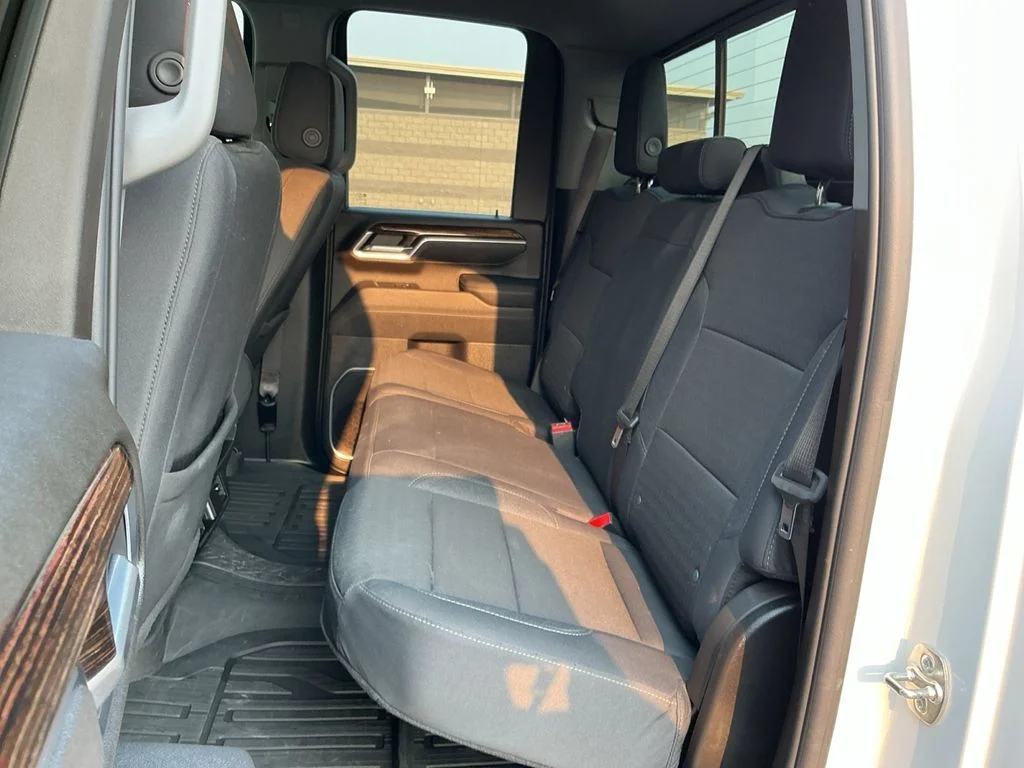 Used 2025 White GMC SLE image 22