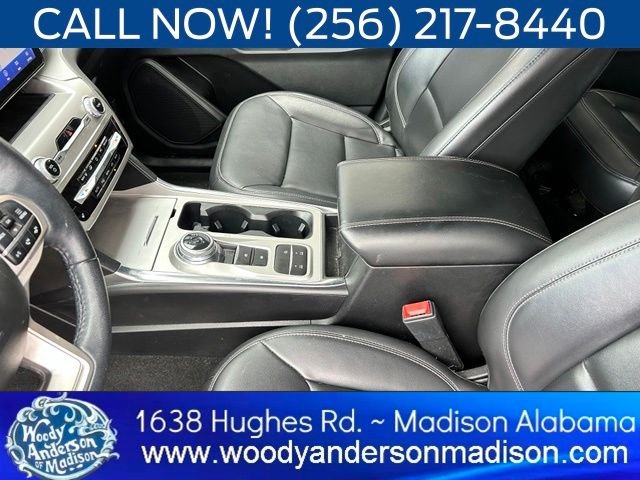 Certified Used 2022 White Metallic Ford XLT image 15