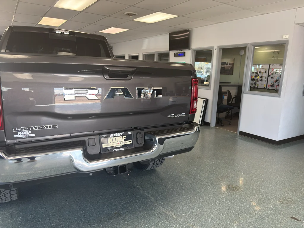 New 2025 Granite Crystal Metallic Clear-Coat Exterior Paint RAM Laramie High Plains Edition image 6