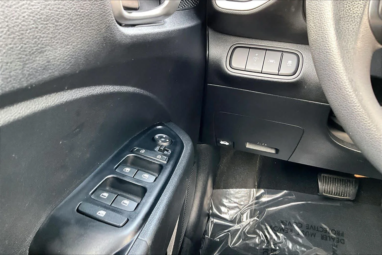 Used 2022 Intense Blue Hyundai SE image 31
