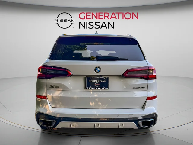 Used 2019 White BMW xDrive40i image 5