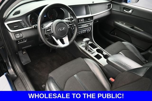 Used 2019 Black Kia S image 11
