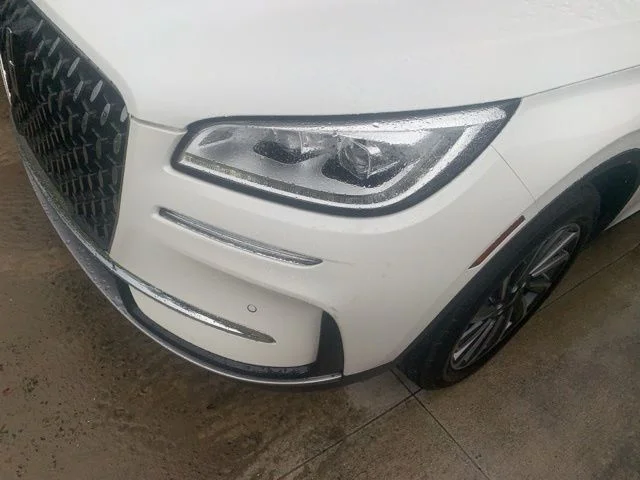 Used 2023 White Lincoln Reserve image 2