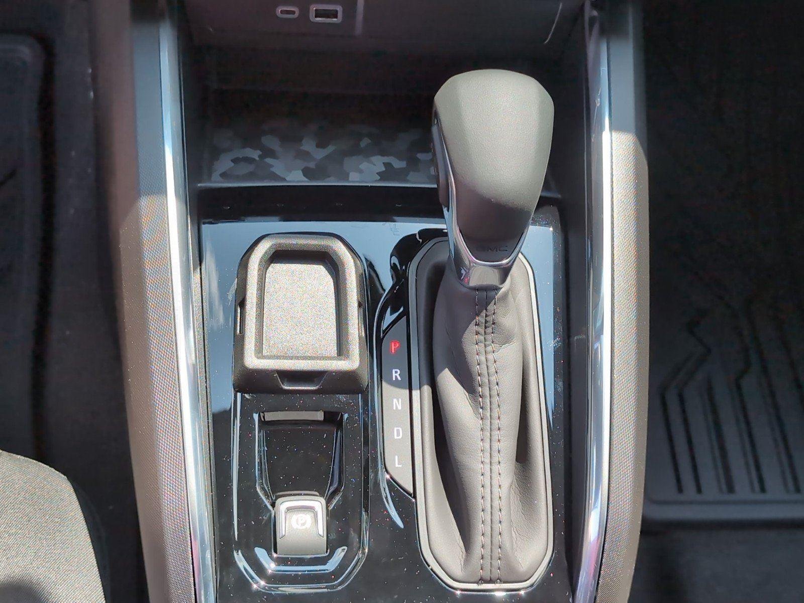 New 2026 Summit White GMC Elevation image 26