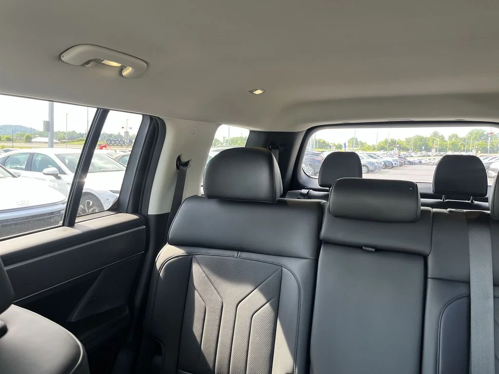 Used 2024 Black Hyundai SEL image 12