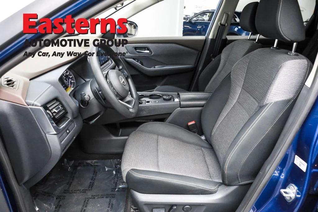 Used 2022 Blue Nissan SV image 14