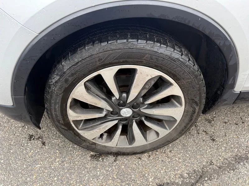 Used 2017 Silver Buick Preferred II image 16