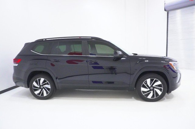 Used 2024 BLACK Volkswagen 2.0T SE w/Technology image 4