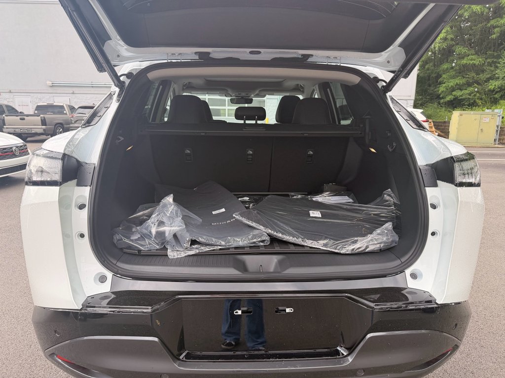 New 2026 Everest White Pearl Tricoat Nissan Platinum image 9