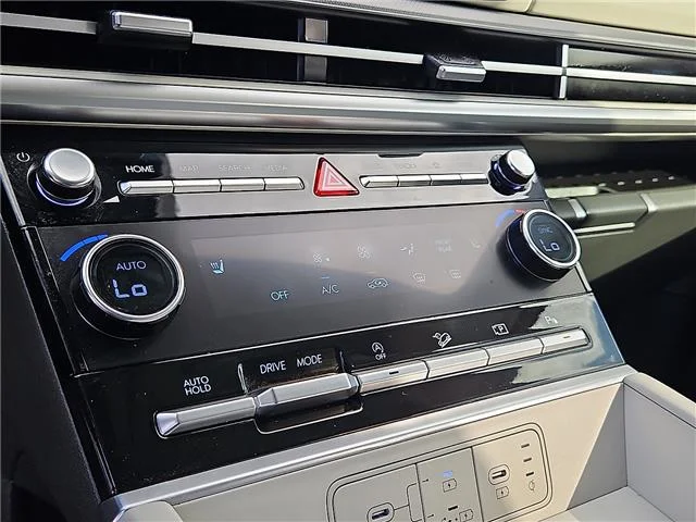 Used 2025 Gray Hyundai SEL (DCT) Front-Wheel Drive image 19