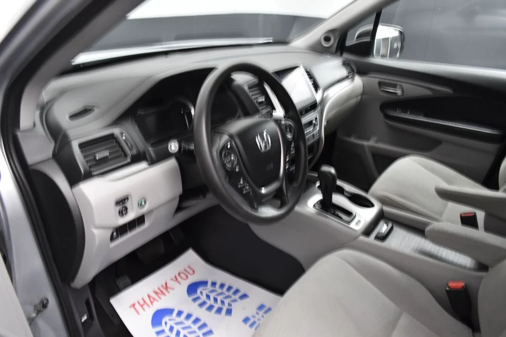 Used 2017 Silver Honda EX image 19