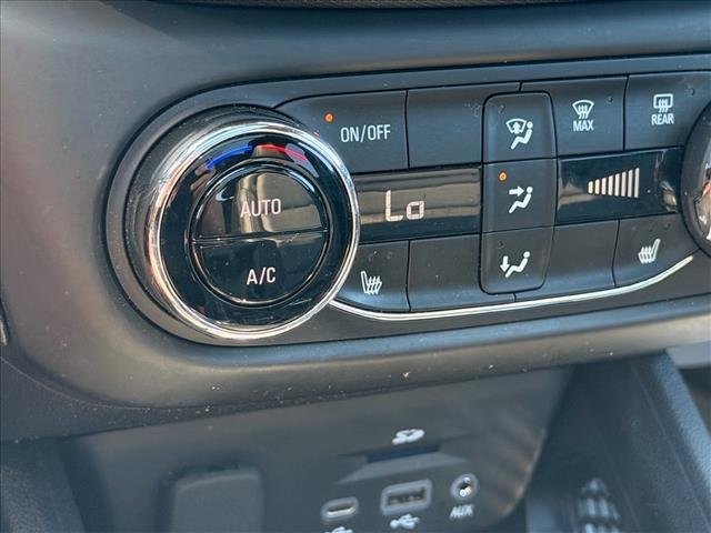 Used 2023 Iridescent Pearl Tricoat Chevrolet ACTIV image 20