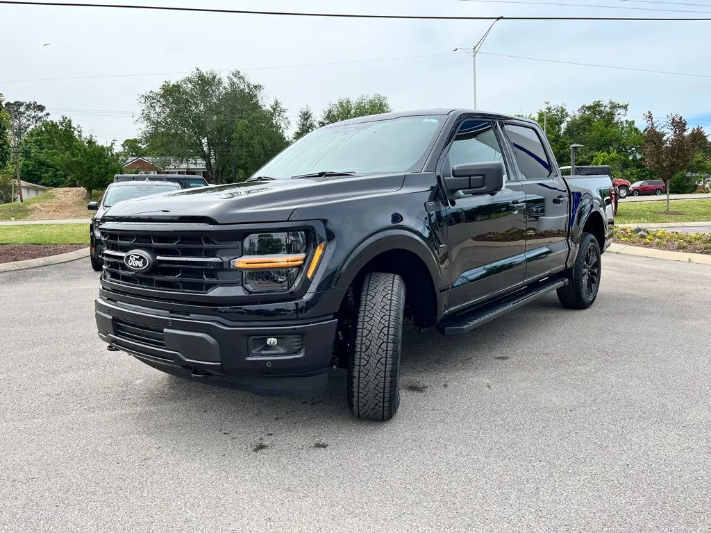 New 2026 Black Ford XLT image 3