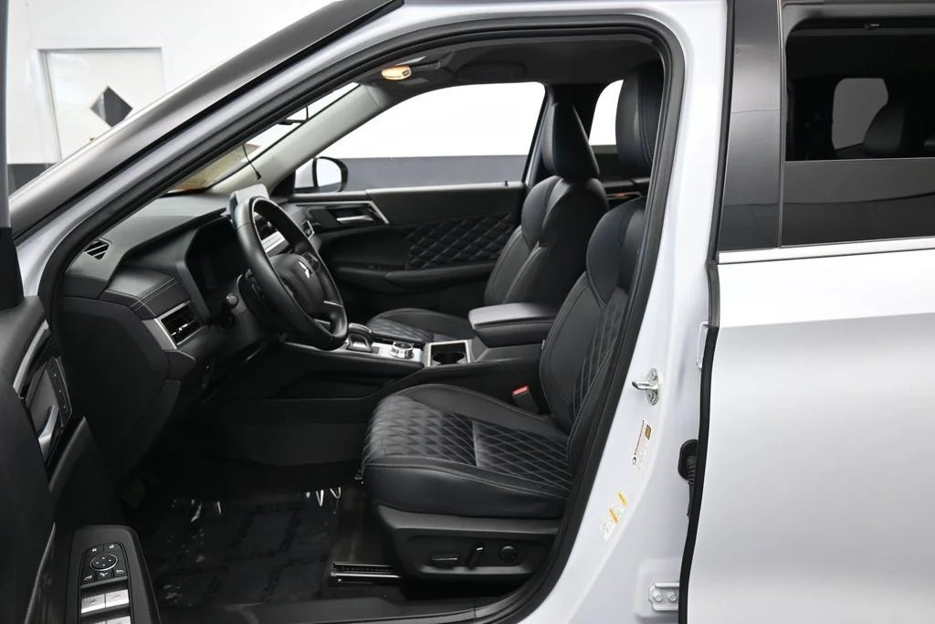 Used 2024 White Mitsubishi SEL image 11