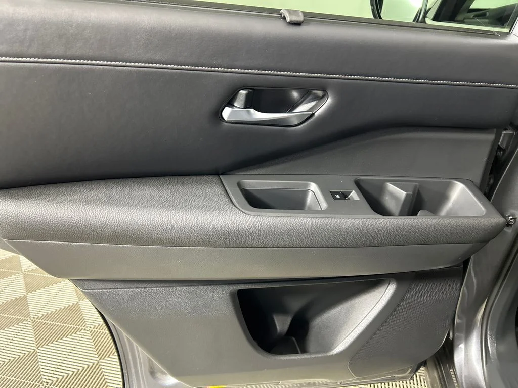 Used 2023 Gray Nissan SL image 16