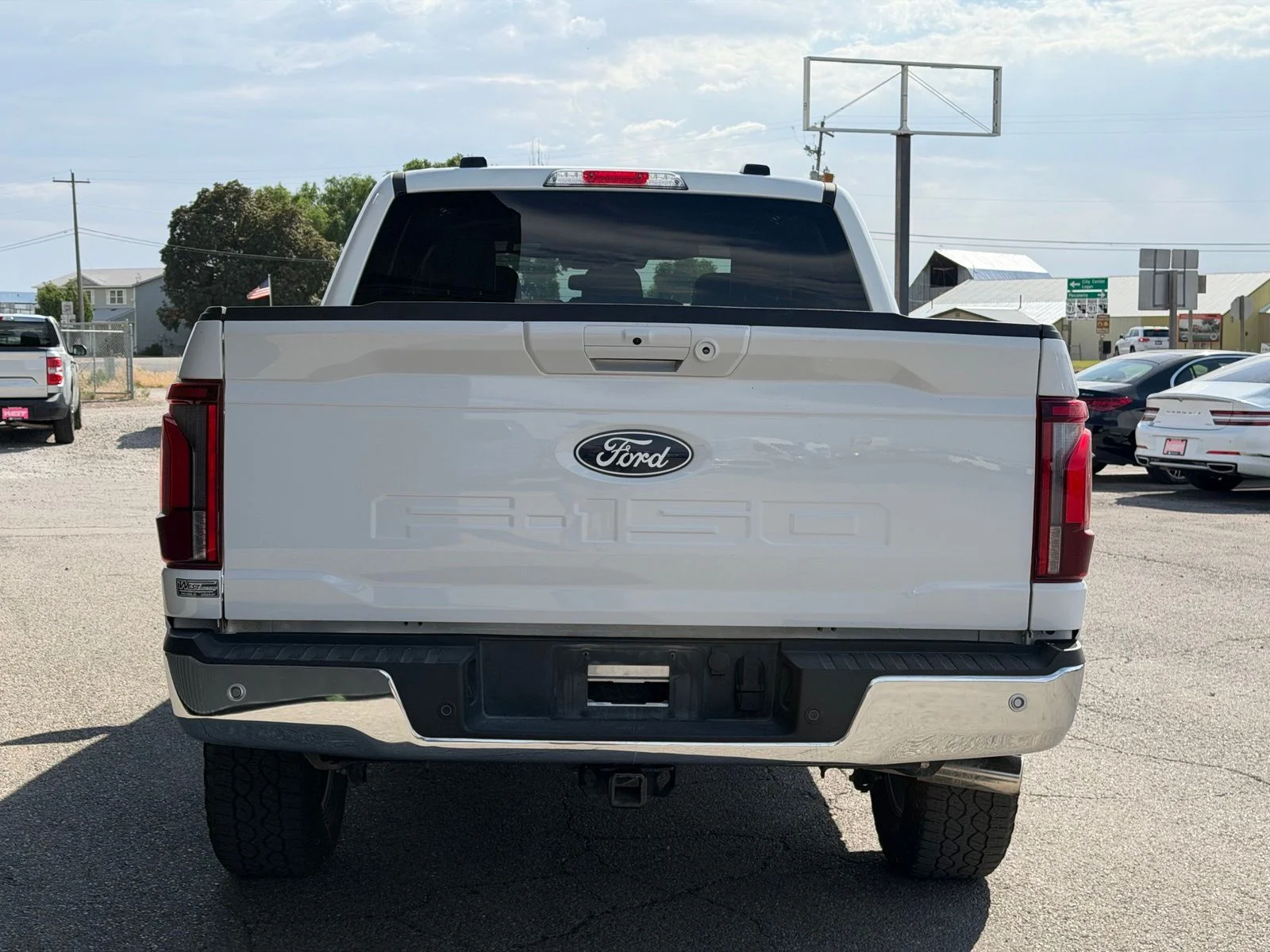 Used 2025 White Ford Lariat image 4