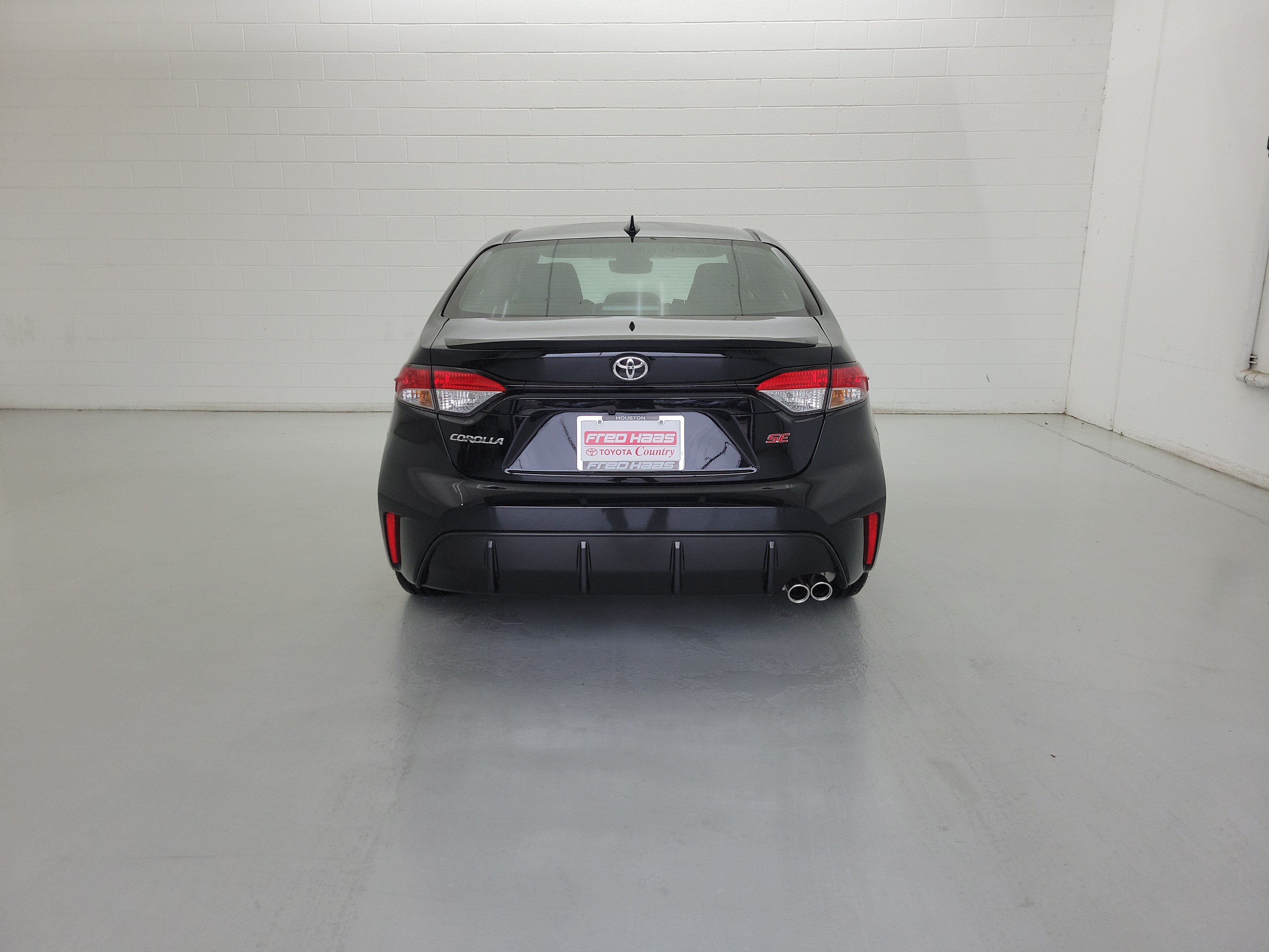 New 2026 Midnight Black Metallic Toyota  SE image 6