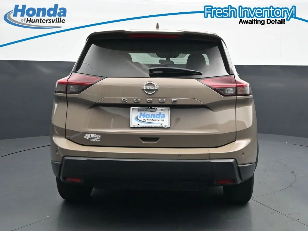 2025 Nissan Rogue SV - Photo 8