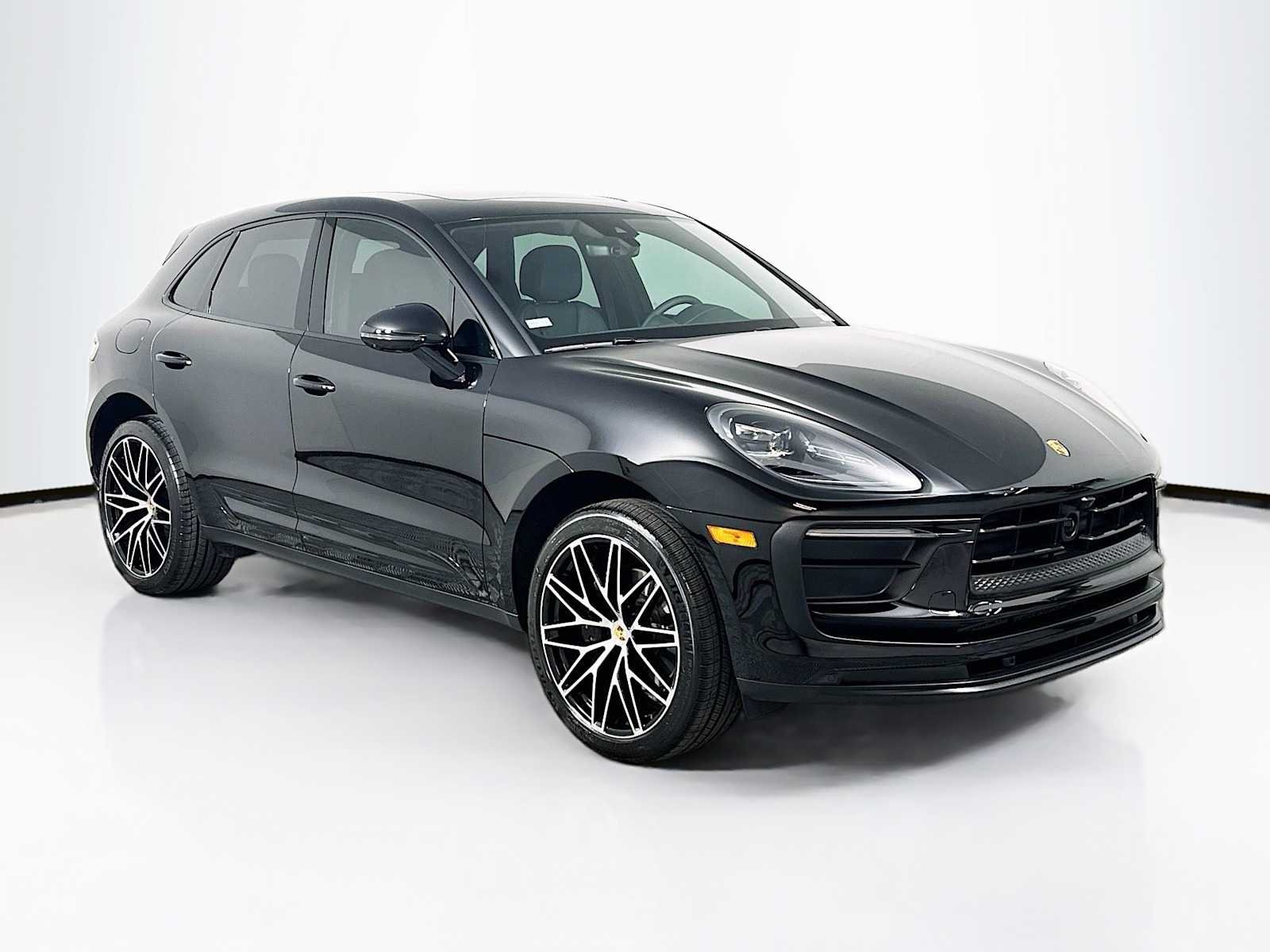 2025 Porsche Macan T - Photo 7