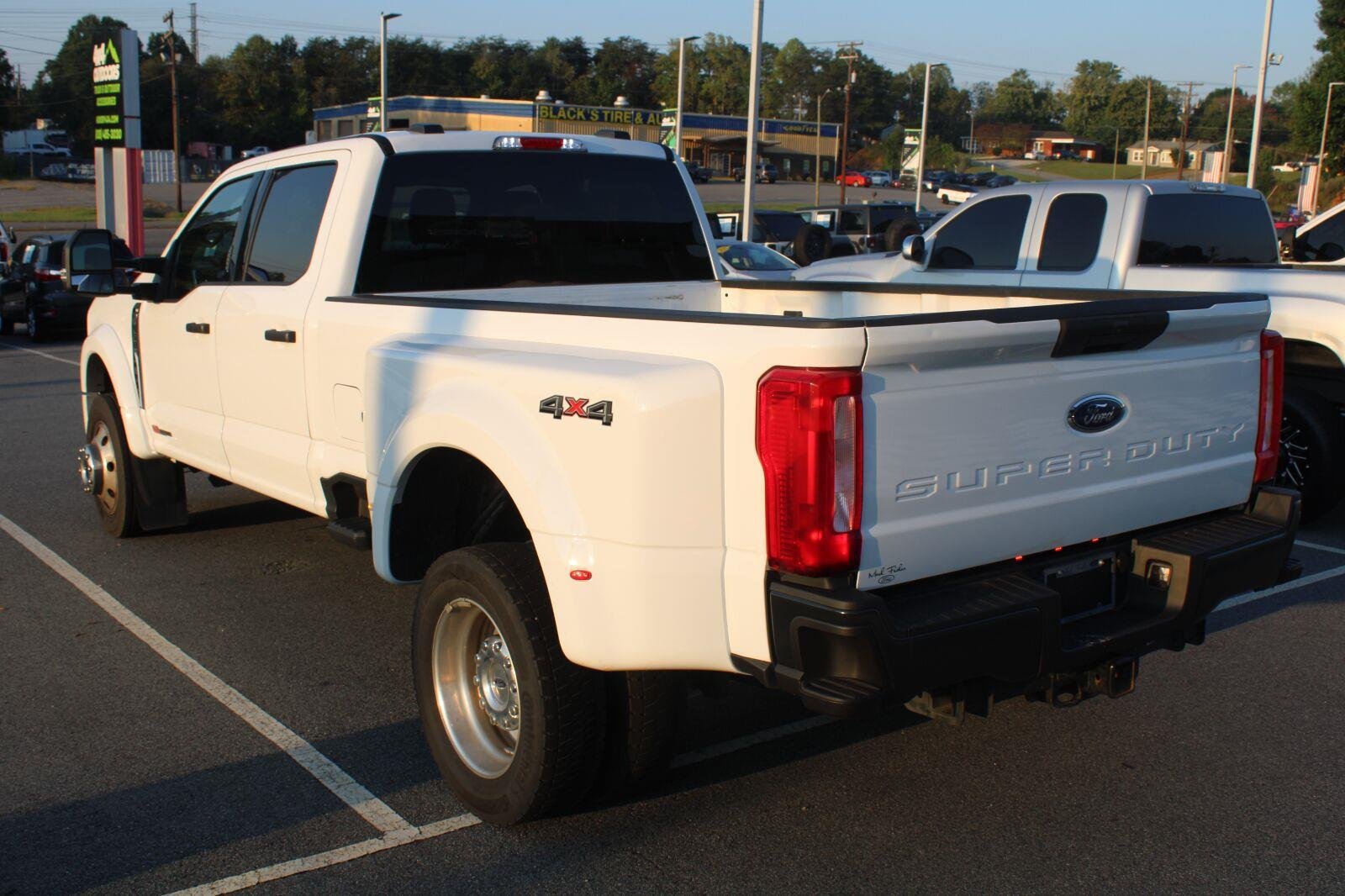 Used 2024 Oxford White Ford XLT image 8