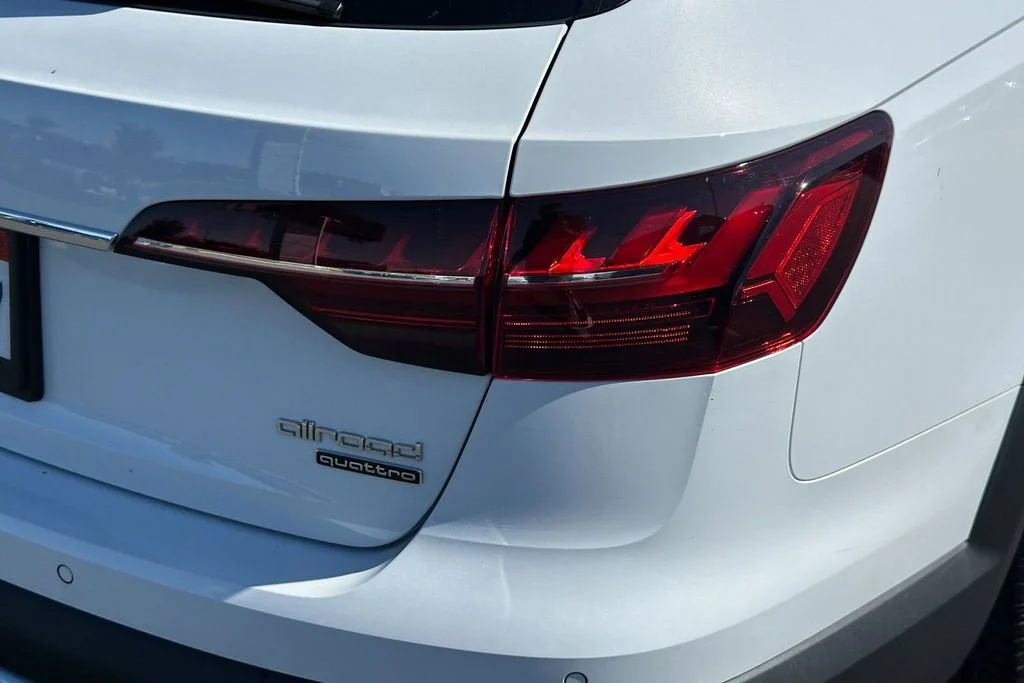 Used 2021 White Audi 45 Premium Plus image 5