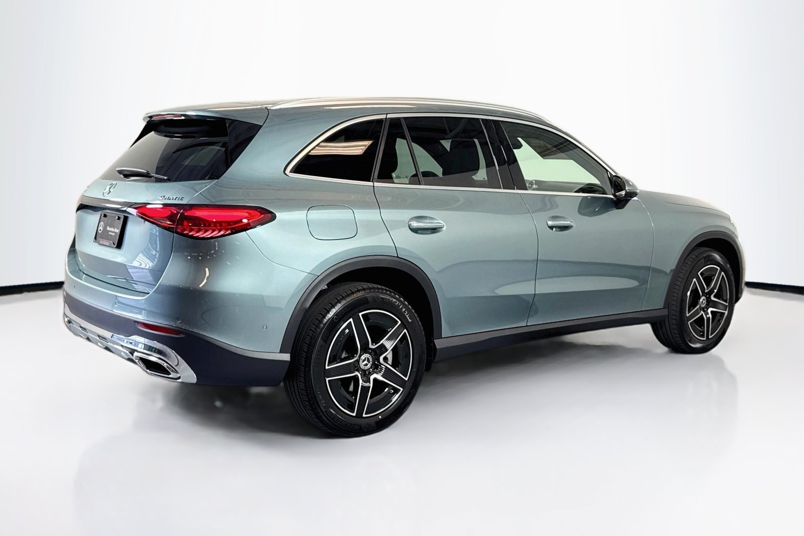 New 2026 Verde Silver Metallic Mercedes-Benz GLC 300 image 5