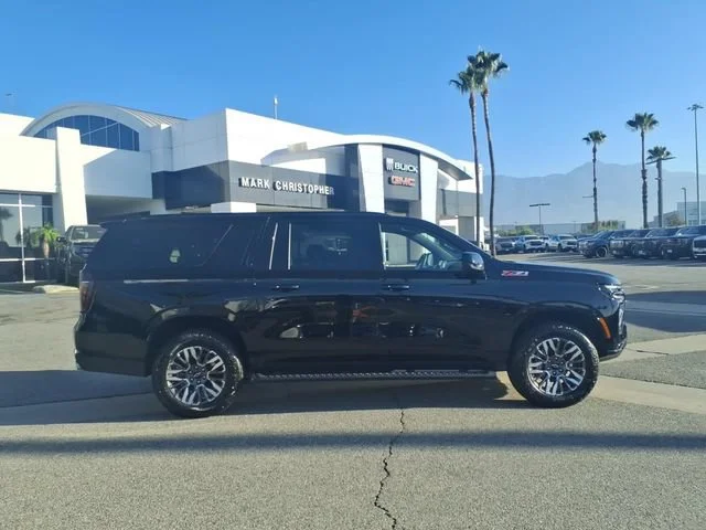 Used 2025 Black Chevrolet Z71 image 3