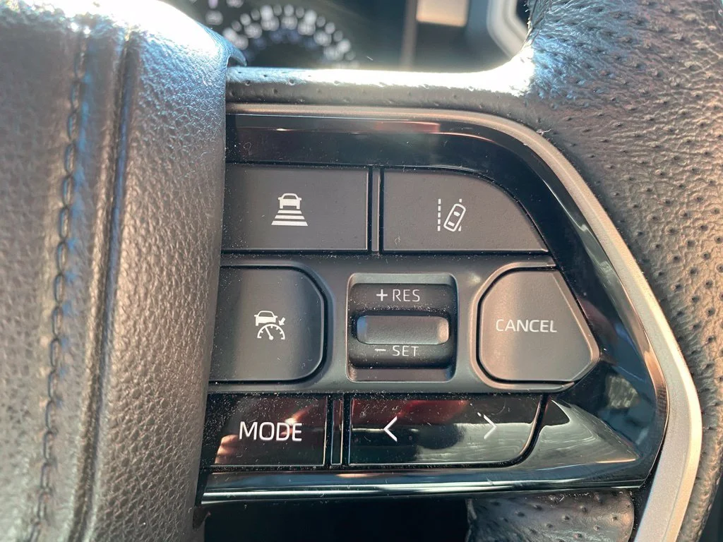 Used 2022  Toyota SR5 image 28