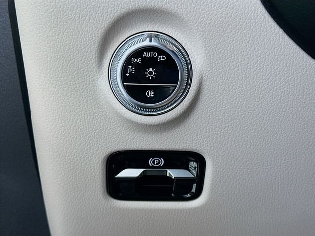 New 2026 Polar White Mercedes-Benz C 300 image 10