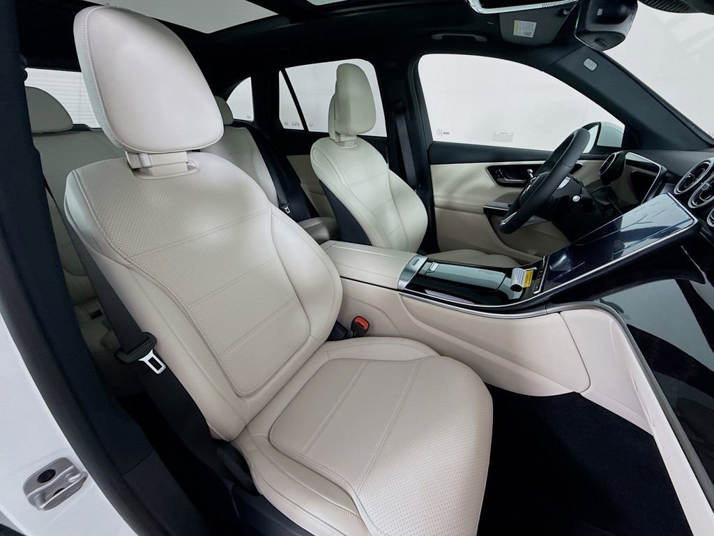 New 2026 Polar White Mercedes-Benz GLC 300 image 59